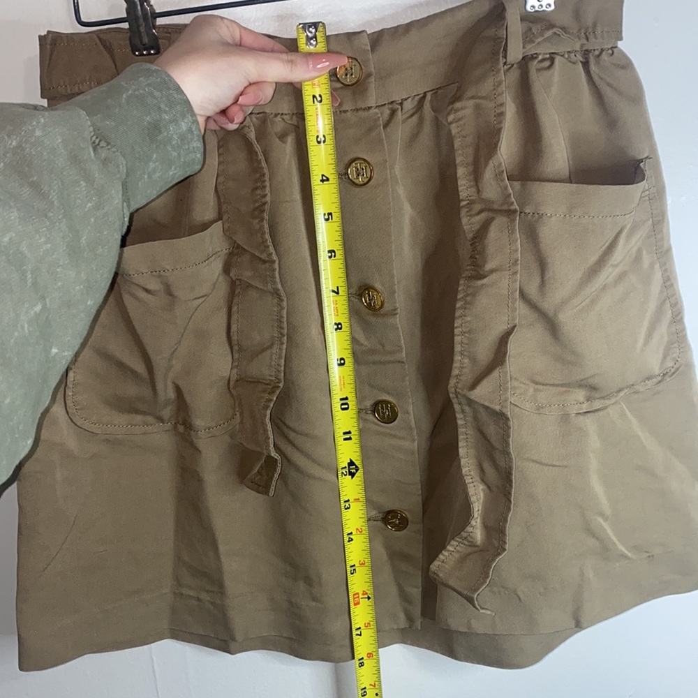 💋Tan Tommy Hilfiger Button up skirt with belt! - Picture 3 of 6